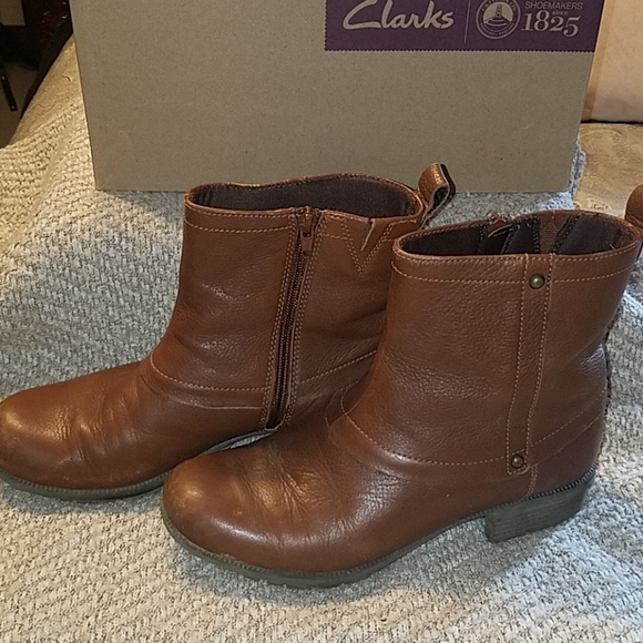 Clark's Riddle Muse Brown Leather Ankle Boot - Picture 1 of 10